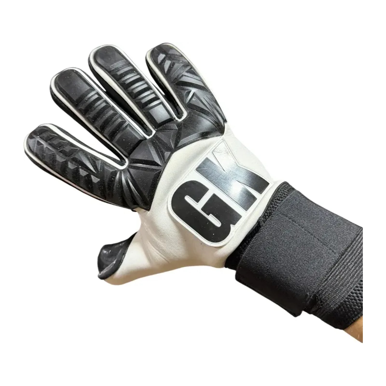 GK Negative Cut Black